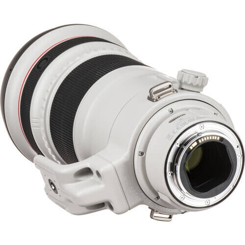 Canon EF 300mm f/2.8L IS II USM Lens