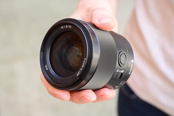 Sony FE 35mm f/1.8 Lens