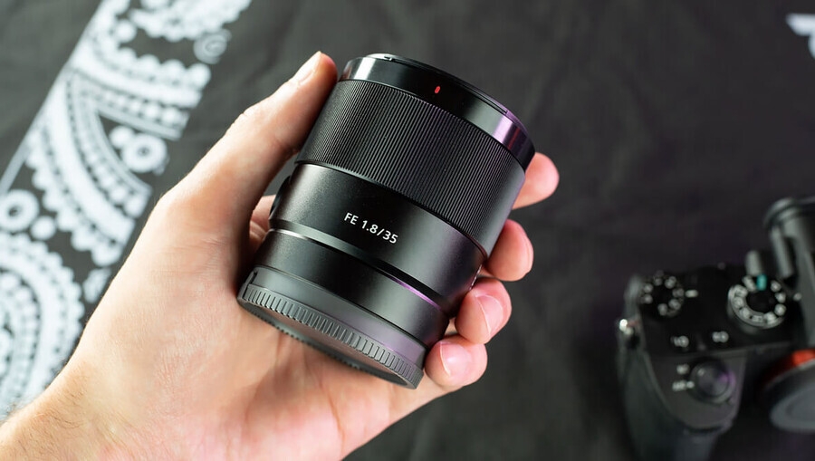 Sony FE 35mm f/1.8 Lens