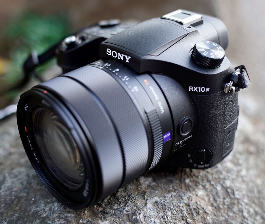 Sony RX10 Mark IV Dijital Fotoğraf Makinesi ( RX10M4 )